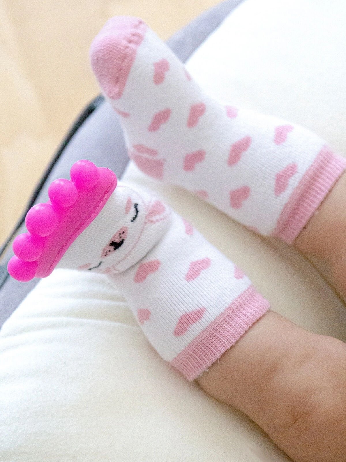 BabyJem Silikon Diş Kaşıyıcılı Havlu Bebek Çorap Pembe